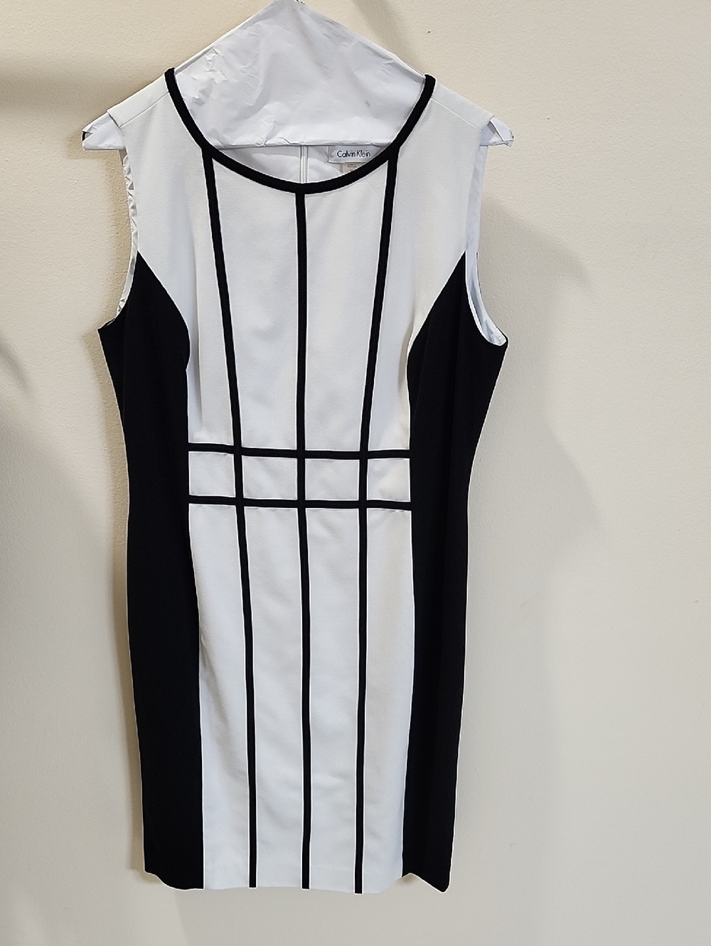 Calvin Klein Black and White Graphic Sheath Midi Dress